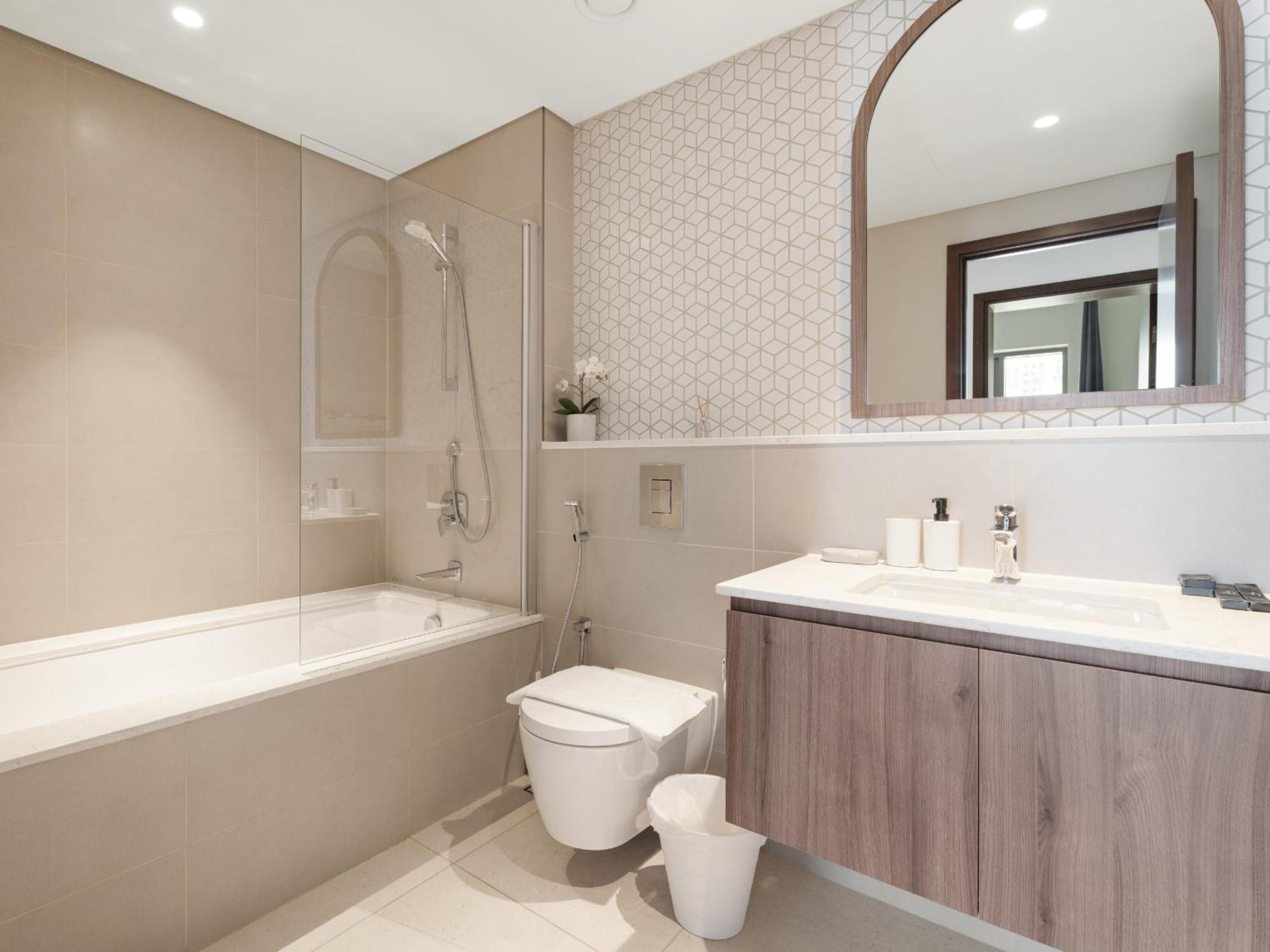 Pristine Luxury 2bdr With Sofa Bed In Vida Residences- Creek Apartment Dubai